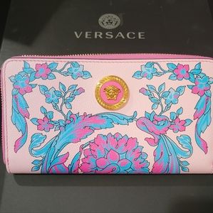 NWT Versace Technicolor Barocco Zip Around Wallet
